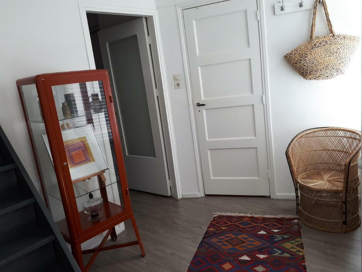 Tiny Monumental House In Down Town Leiden Apartment Exterior photo
